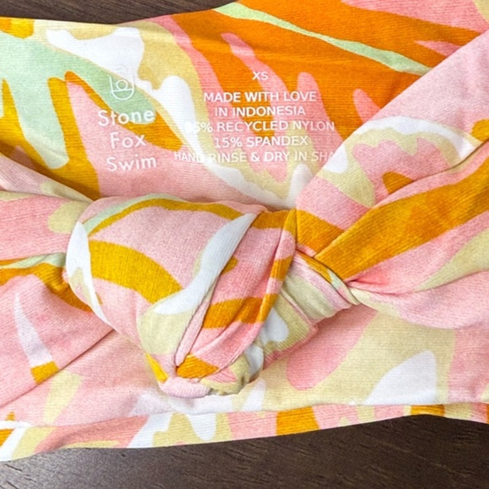 Stone Fox Swim Lele Bandeau Bikini‎ Top in Hot Tropix Print XS NWT - Picture 9 of 11